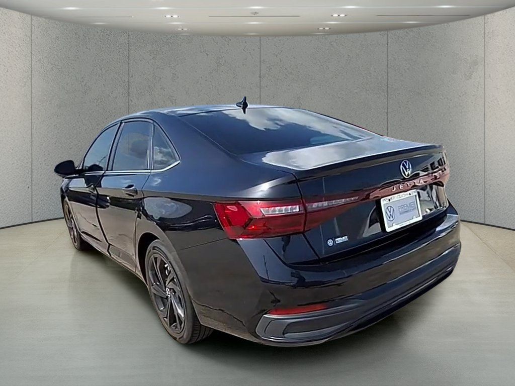 Used 2025 Volkswagen Jetta SE FWD image 39