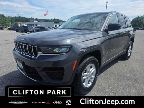 Used 2023 Jeep Grand Cherokee Laredo w/ Luxury Tech Group I AWD/4WD image 1