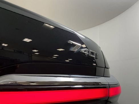 Certified 2023 BMW 740i image 32