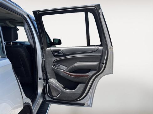 Used 2019 GMC Yukon SLT w/ Open Road Package AWD/4WD image 17