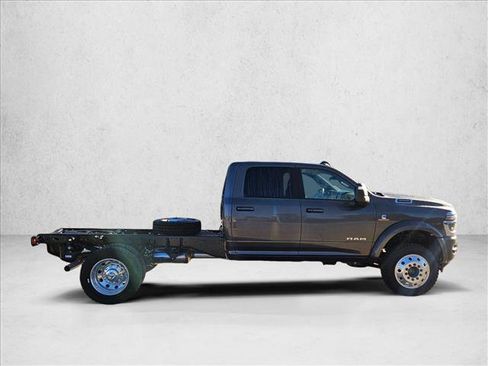 New 2026 RAM 4500 4x4 Crew Cab DRW w/ Laramie Trim Package image 7