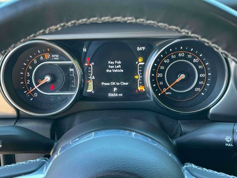 Used 2021 Jeep Gladiator Overland AWD/4WD image 17
