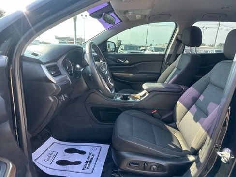 Used 2021 GMC Acadia SLE w/ Driver Convenience Package FWD image 34