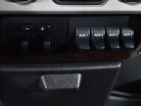 Used 2015 Ford F250 Lariat w/ Chrome Package image 30