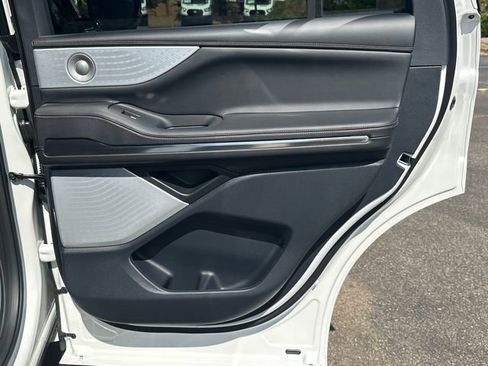 New 2026 Lincoln Navigator Black Label AWD/4WD image 19