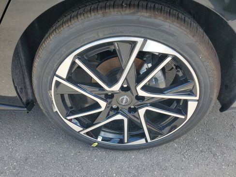 New 2025 Nissan Sentra SR w/ SR Premium Package image 8