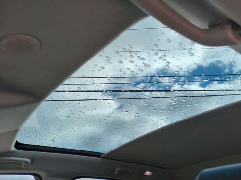 Used 2025 Land Rover Discovery Sport S image 18