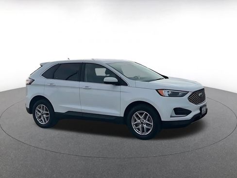 Used 2024 Ford Edge SEL image 2