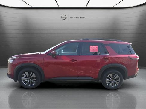 Certified 2024 Nissan Pathfinder SV AWD/4WD image 7
