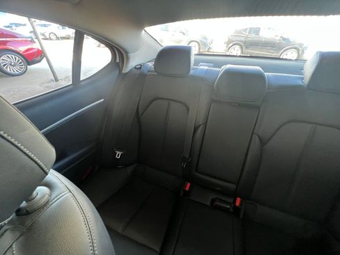 Used 2025 Genesis G70 2.5T AWD/4WD image 39