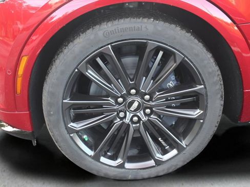 New 2026 Cadillac Lyriq V AWD/4WD image 9