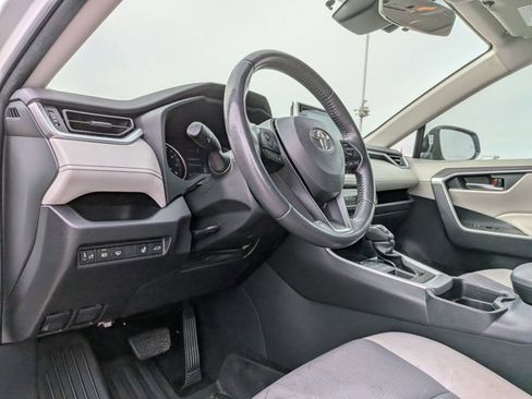 Used 2020 Toyota RAV4 XLE w/ Convenience Package image 10
