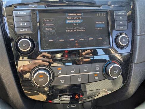 Used 2018 Nissan Rogue S image 12