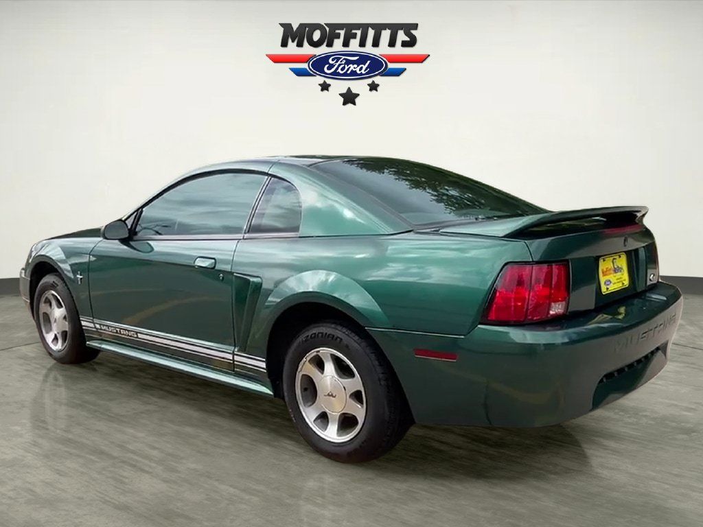 Used 2000 Ford Mustang Coupe RWD image 3