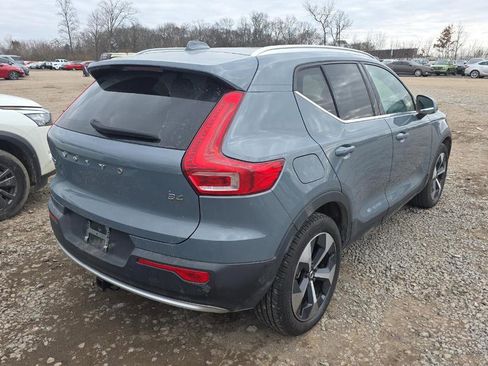 Used 2023 Volvo XC40 B4 Ultimate image 5