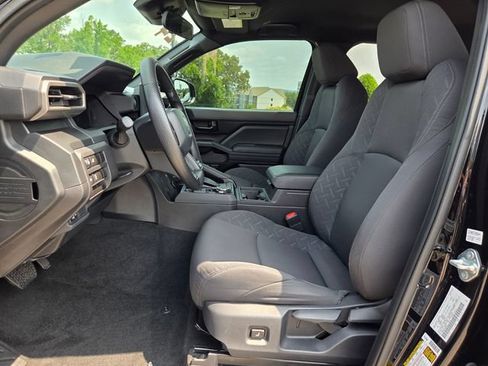Used 2024 Toyota Tacoma SR w/ SR Upgrade Package AWD/4WD image 9