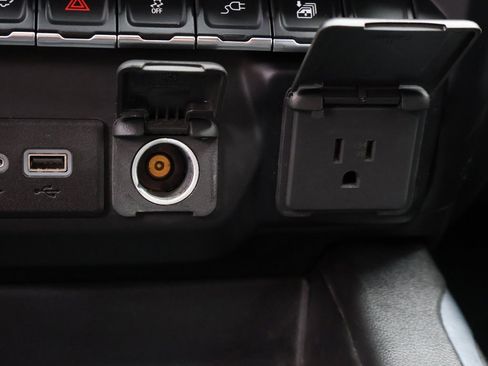 Used 2021 Chevrolet Silverado 1500 LTZ image 40