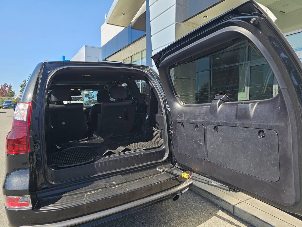 Used 2022 Lexus GX 460 Premium AWD/4WD image 18