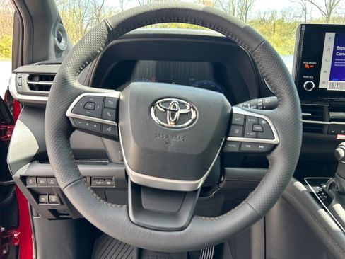 New 2026 Toyota Sienna Platinum AWD/4WD image 22