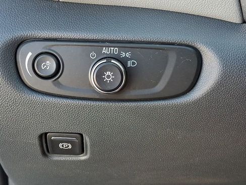 Used 2020 Chevrolet Blazer LT image 24