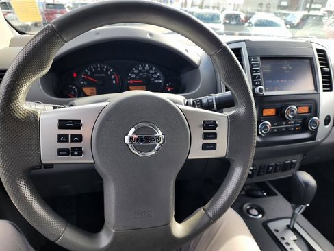 Used 2020 Nissan Frontier SV w/ Midnight Edition Floor Mats image 15