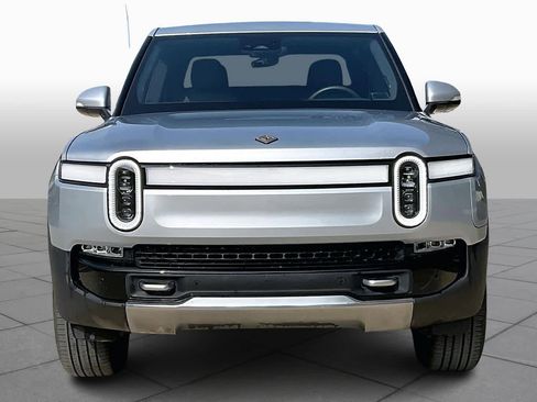 Used 2024 Rivian R1T Adventure image 4