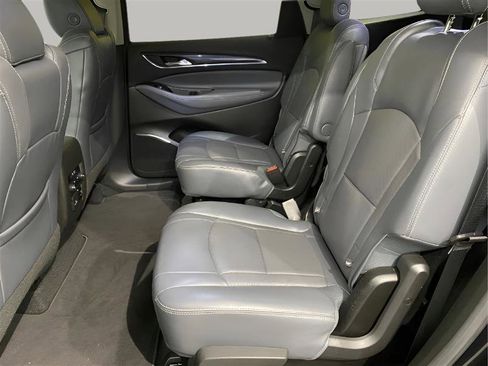 Used 2018 Buick Enclave Essence image 13