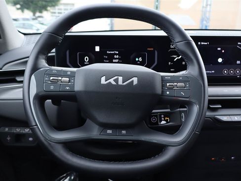 Certified 2024 Kia EV9 Wind AWD/4WD image 15