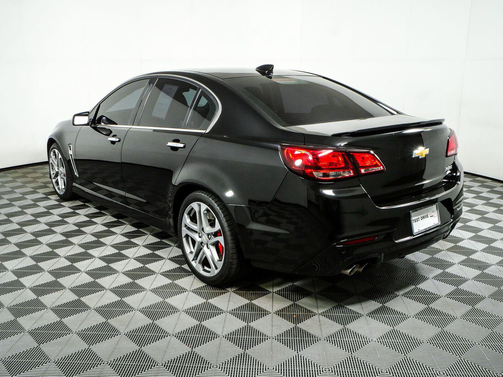 Used 2017 Chevrolet SS RWD image 30