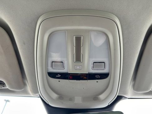 Used 2023 Volvo XC60 B5 Plus image 29