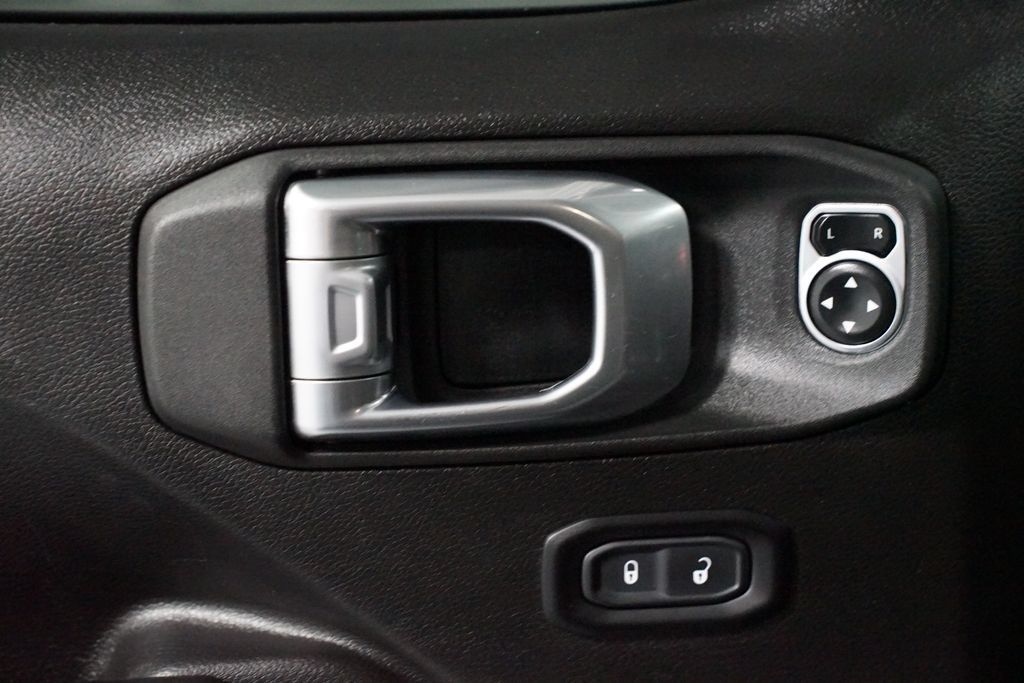 Used 2024 Jeep Wrangler Unlimited Sport AWD/4WD image 30