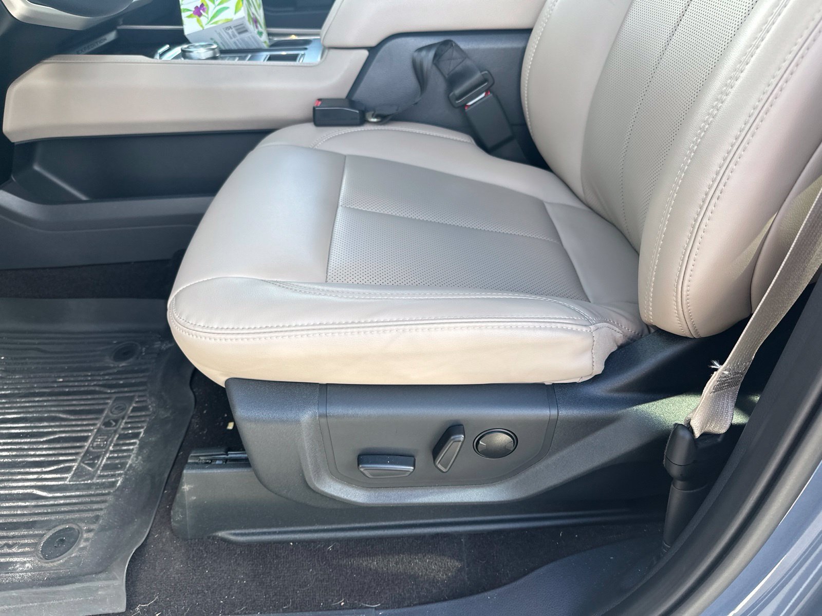 Used 2023 Ford Expedition XLT RWD image 9