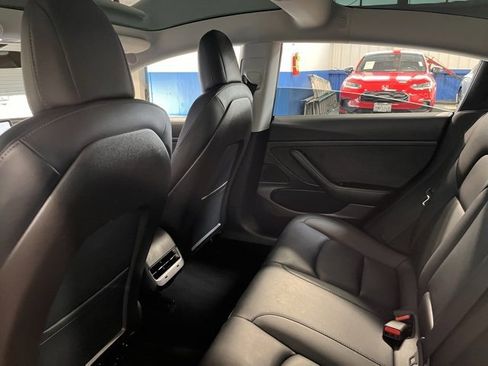 Used 2020 Tesla Model 3 Standard Range Plus image 18
