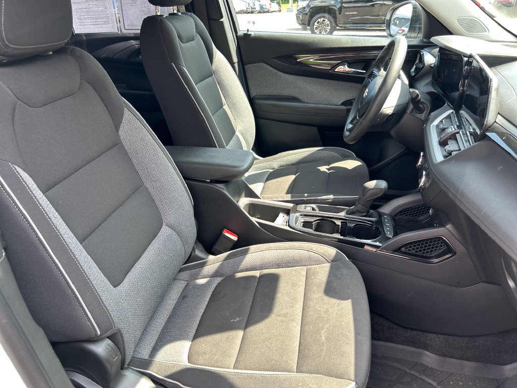 Used 2024 Chevrolet TrailBlazer LS w/ LS Convenience Package AWD/4WD image 13
