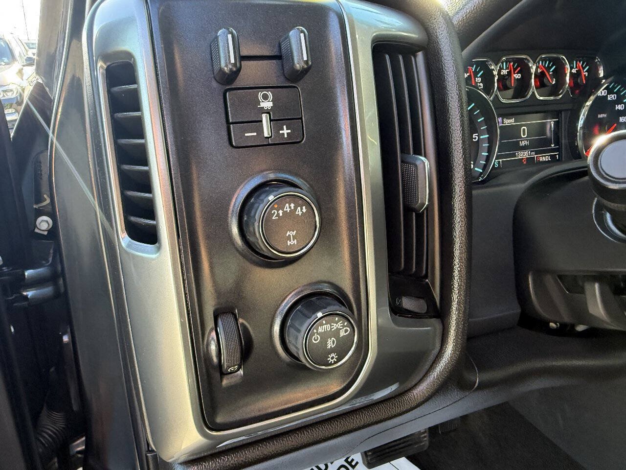 Used 2018 Chevrolet Silverado 2500 LT w/ LT Fleet Convenience Package AWD/4WD image 15