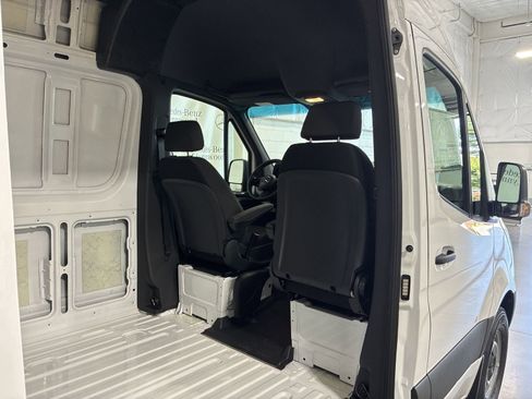 New 2025 Mercedes-Benz Sprinter 2500 image 4