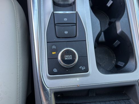 Used 2022 Ford Explorer Platinum w/ Equipment Group 601A image 27