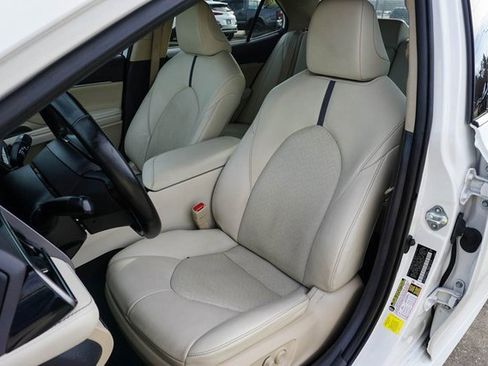 Used 2023 Toyota Camry XLE image 13