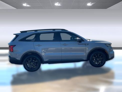 Used 2022 Kia Sorento S w/ Panoramic Sunroof Package image 8