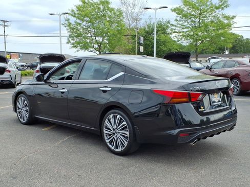 Used 2024 Nissan Altima 2.5 SL FWD image 10