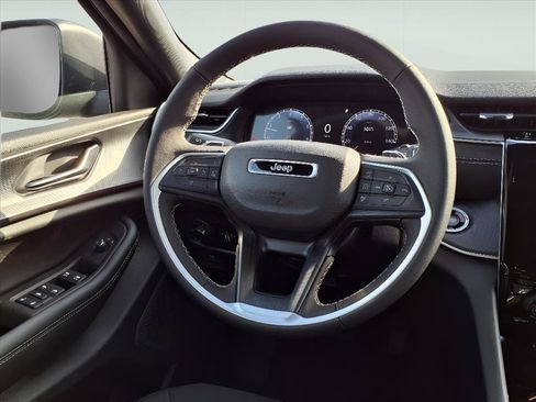 New 2025 Jeep Grand Cherokee Laredo X image 14