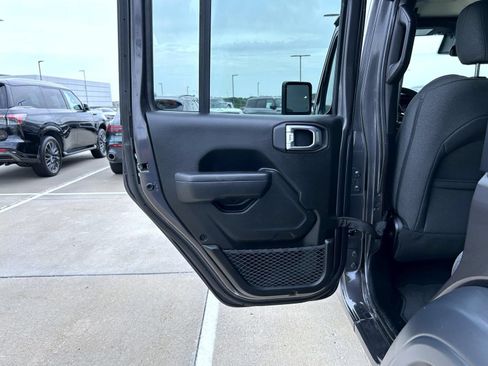 Used 2025 Jeep Wrangler Unlimited Sport AWD/4WD image 20