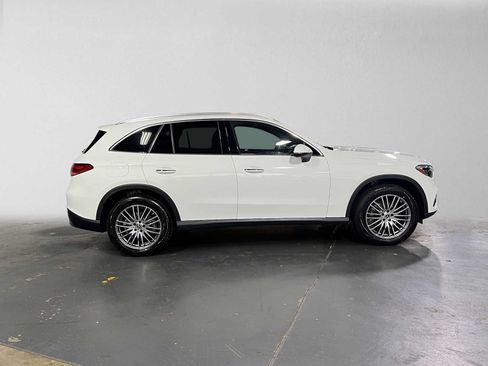 Used 2026 Mercedes-Benz GLC 300 4MATIC image 3