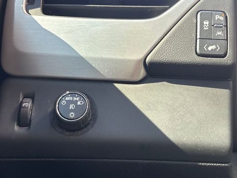 Used 2018 GMC Yukon SLT image 23