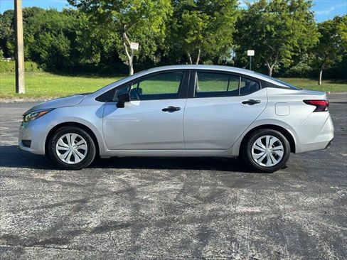Used 2025 Nissan Versa S FWD image 4