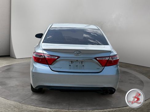 Used 2017 Toyota Camry SE FWD image 6