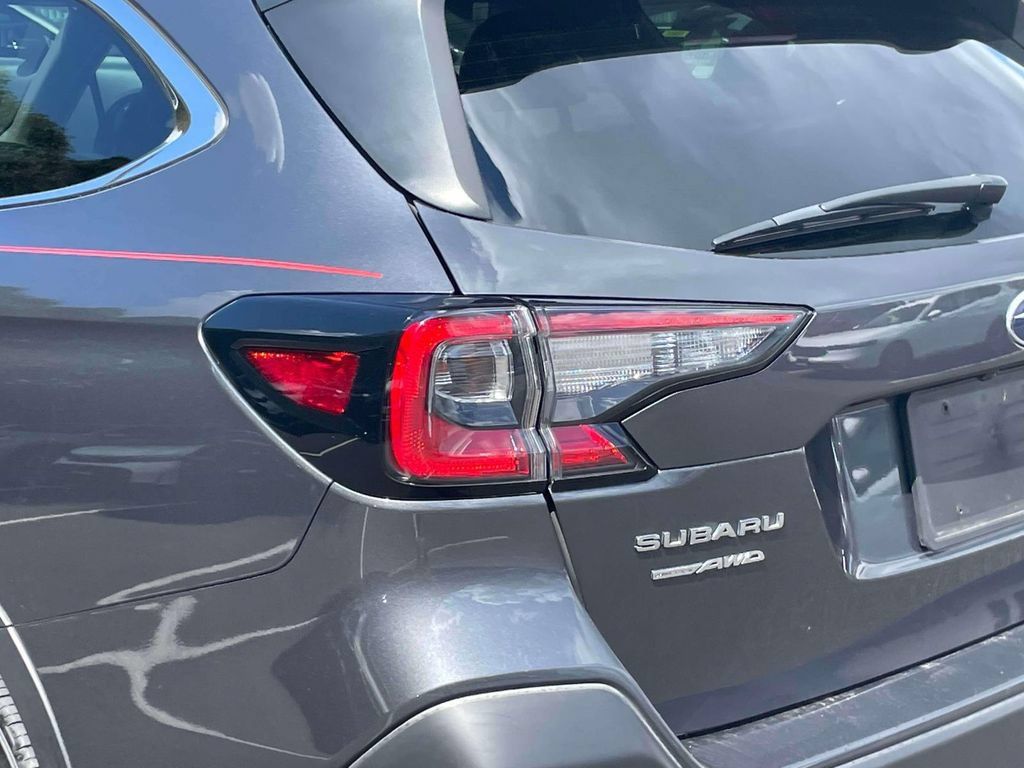 Used 2020 Subaru Outback Limited AWD/4WD image 9