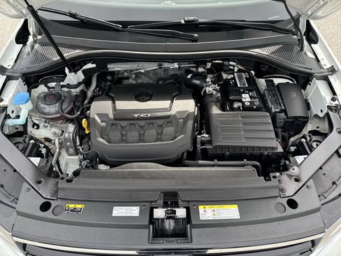Certified 2023 Volkswagen Tiguan SE R-Line FWD image 21