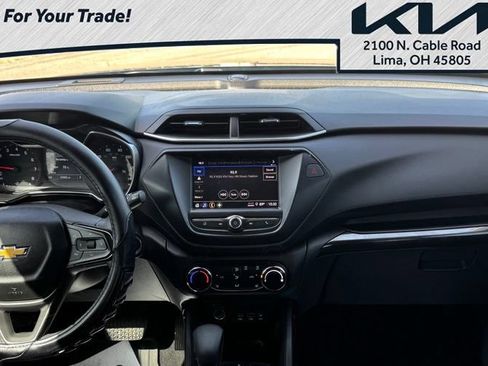 Used 2022 Chevrolet TrailBlazer LT w/ LPO, Blackout Package FWD image 10