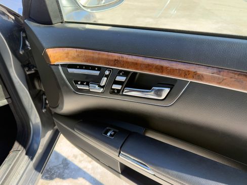 Used 2009 Mercedes-Benz S 550 Base image 25
